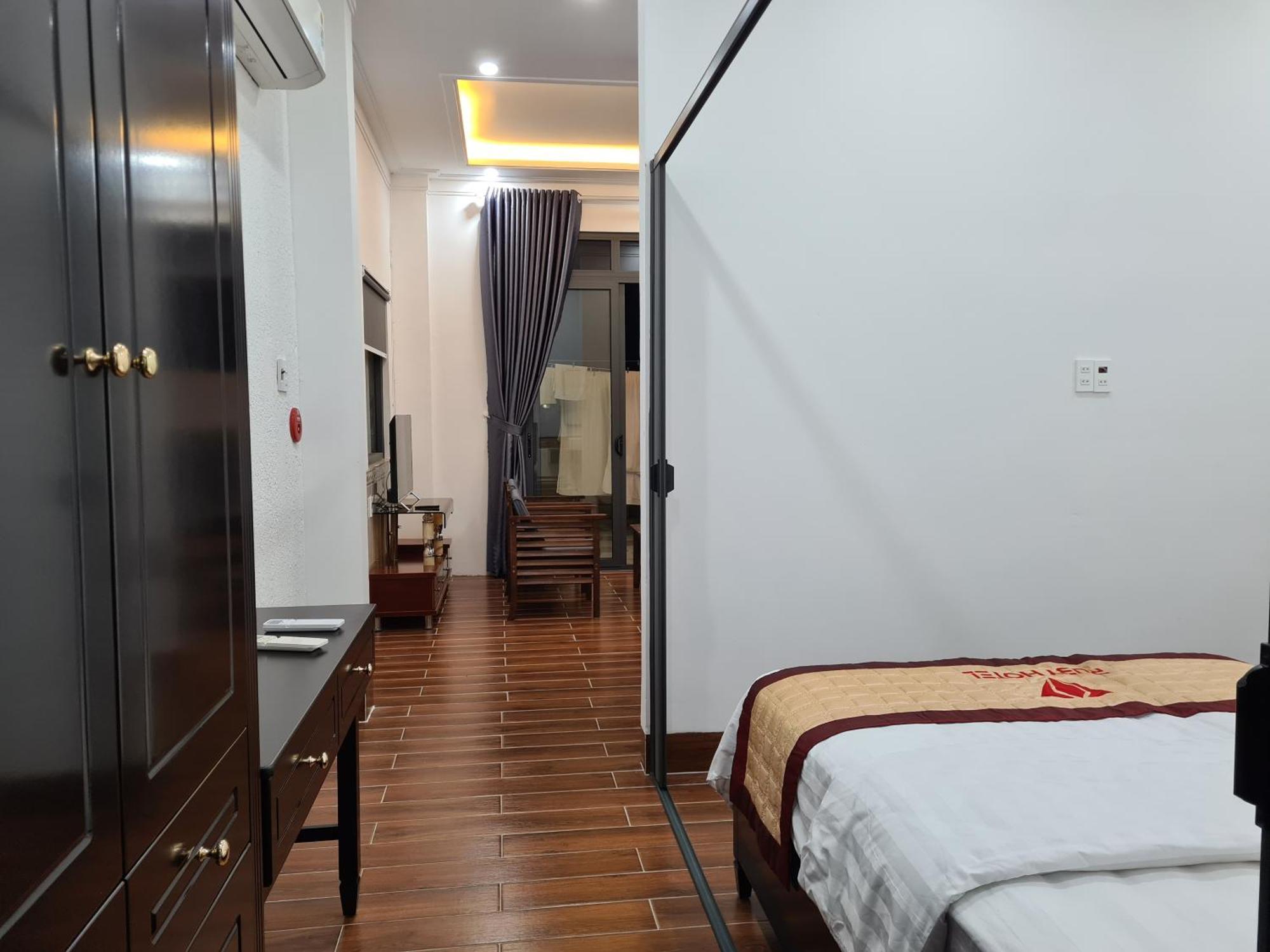 Ruby Hotel Vinh Long Bagian luar foto