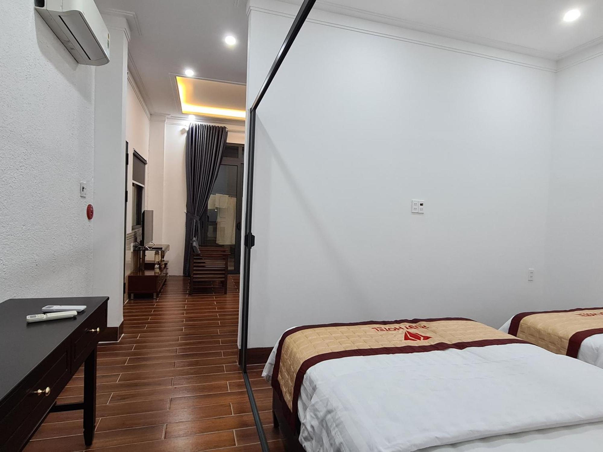 Ruby Hotel Vinh Long Bagian luar foto
